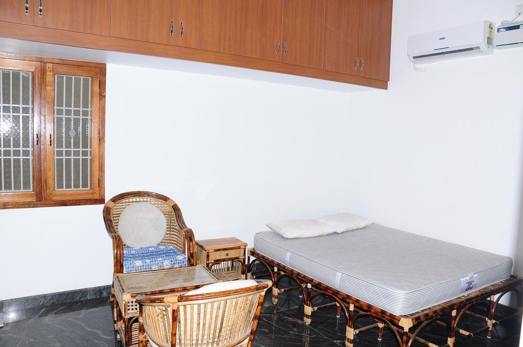 Bharathi Guest House Tiruvannāmalai Exterior photo