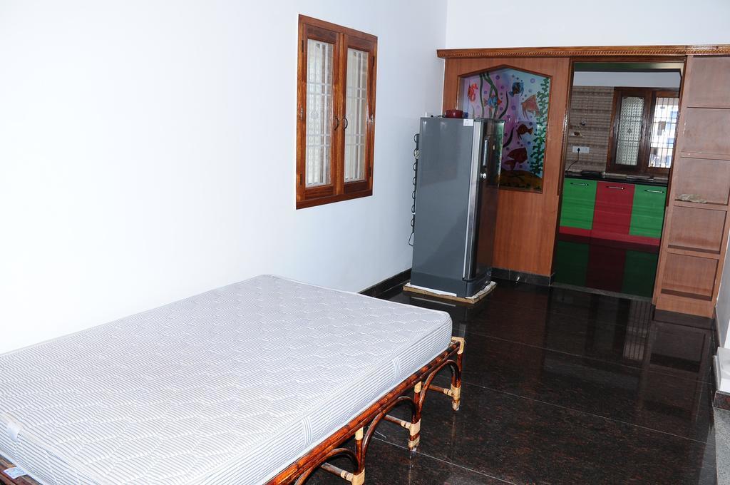 Bharathi Guest House Tiruvannāmalai Exterior photo
