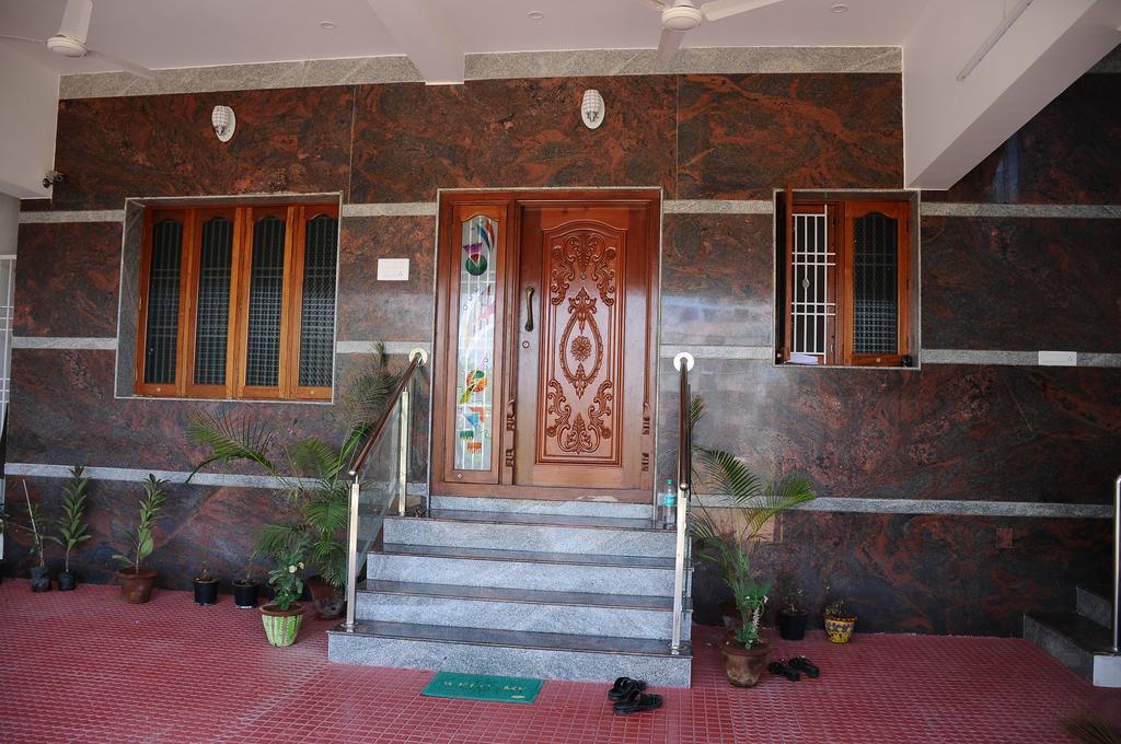 Bharathi Guest House Tiruvannāmalai Exterior photo