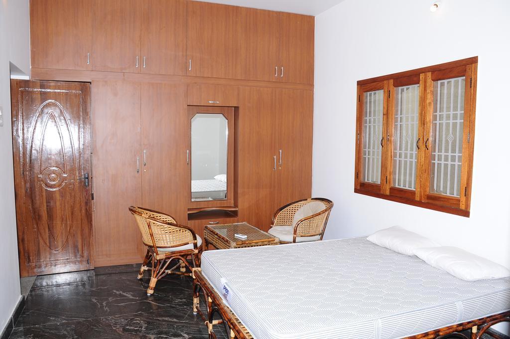 Bharathi Guest House Tiruvannāmalai Exterior photo